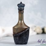 Artystyczna karafka fantasy z koroną na korku, efektem naturalnej rdzy i patyny – ręcznie zdobione szkło ArtBasia