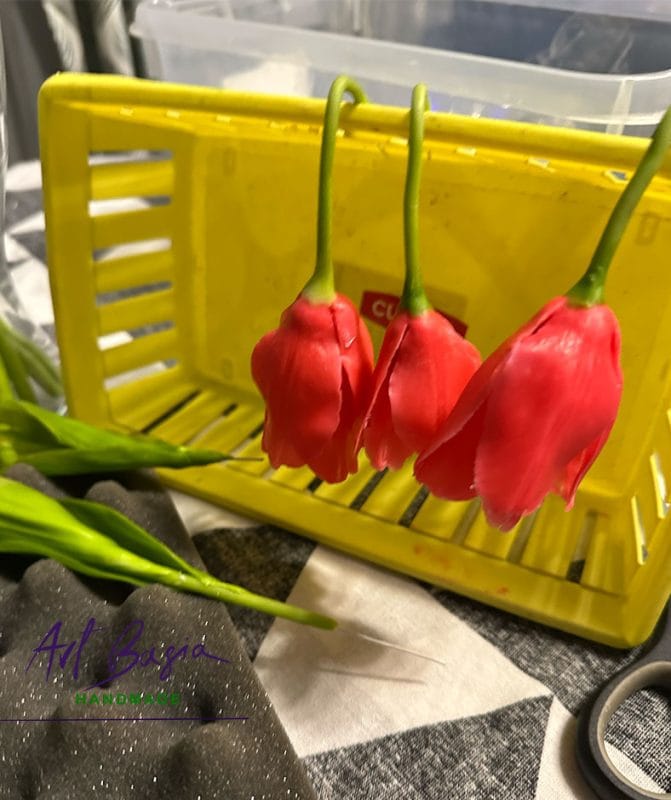 Tulipany z zimnej porcelany – wiosna, która nie przemija 8 Czerwone tulipany zimna porcelana artbasia 12