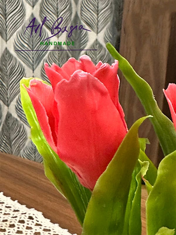 Tulipany z zimnej porcelany – wiosna, która nie przemija 3 Tulipany zimna porcelana czerwone 2