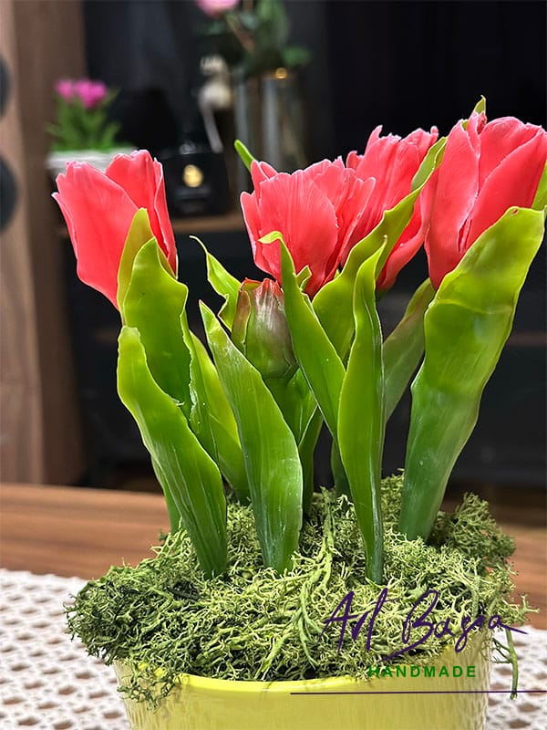 Tulipany z zimnej porcelany – wiosna, która nie przemija 13 Tulipany zimna porcelana czerwone 7 1