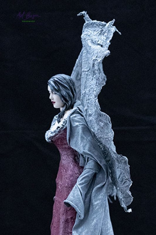 Nr 76 Strażniczka Zmierzchu - figurka anioła z Powertexu i masy papierowej | Artbasia 8 Aniol Powertex szary plaszcz artbasia 5