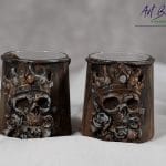 Artystyczne szklanki fantasy z reliefem czaszki w koronie, efektem rdzy i patyny – ręcznie zdobione szkło ArtBasia