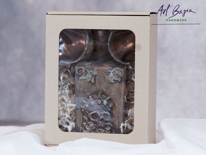 Artystyczna karafka fantasy zapakowana na prezent – rękodzieło ArtBasia szkło z upcyklingu