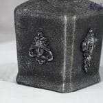 Artystyczna karafka fantasy z fakturą i reliefem z gliny – ręcznie zdobione szkło z upcyklingu ArtBasia