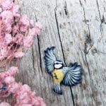 Ręcznie malowany odlew sikorki w locie z formy silikonowej Mila Projekt FMP071