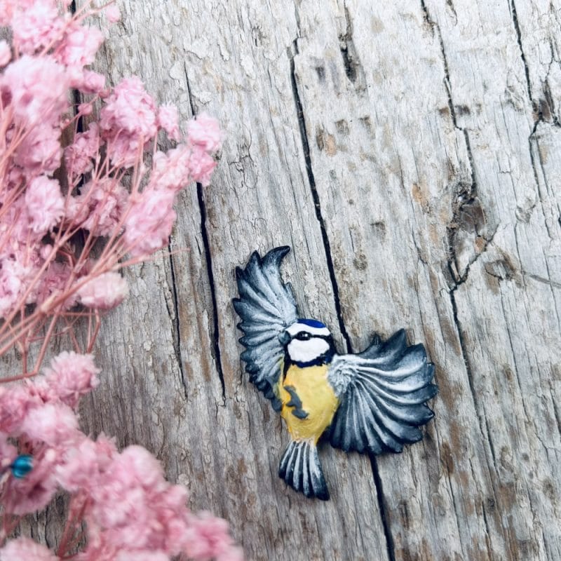 Ręcznie malowany odlew sikorki w locie z formy silikonowej Mila Projekt FMP071